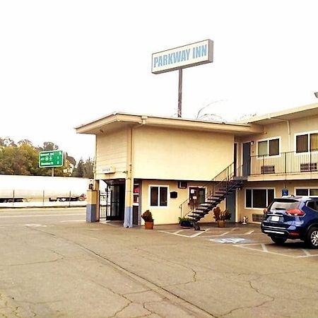Parkway Inn Fresno Eksteriør bilde